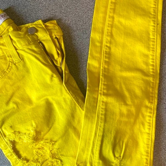 Yellow fashion nova jeans size 1 - Picture 2 of 2